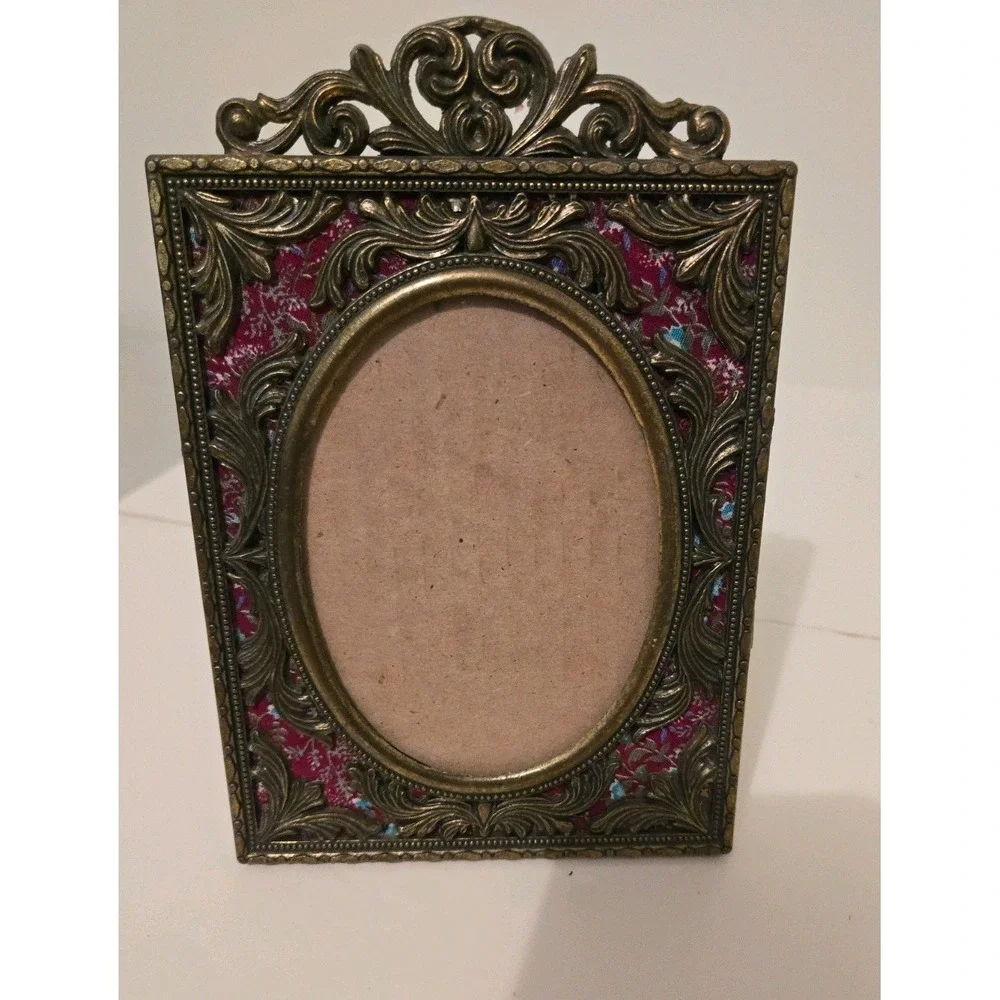 Vintage Brass Picture Tabletop Frame Ornate Red Fabric Cut Out Italy 4.5x3.25in